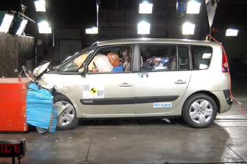 Краш тест Renault Espace (2003)